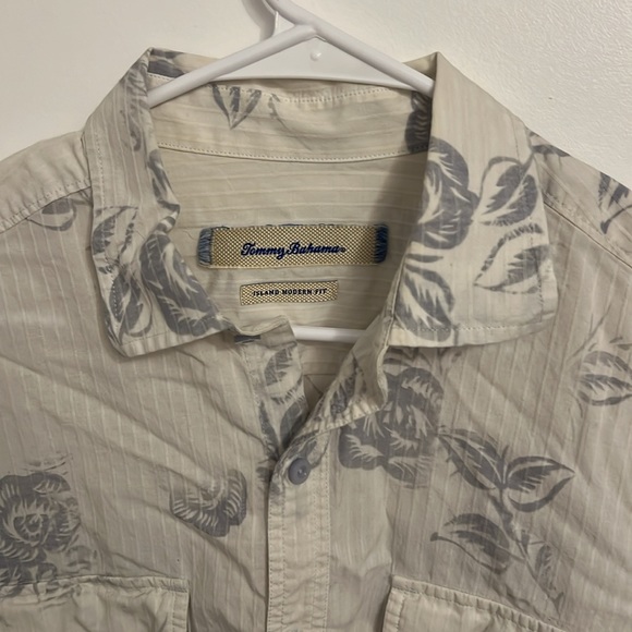 Tommy Bahama men’s long sleeve shirt size medium - Picture 2 of 13
